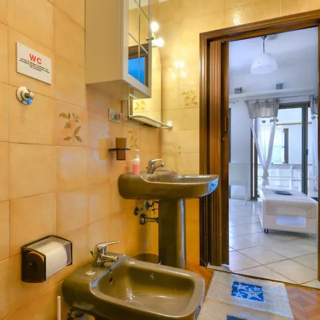 - Trilocale Sul Mare Apartment *