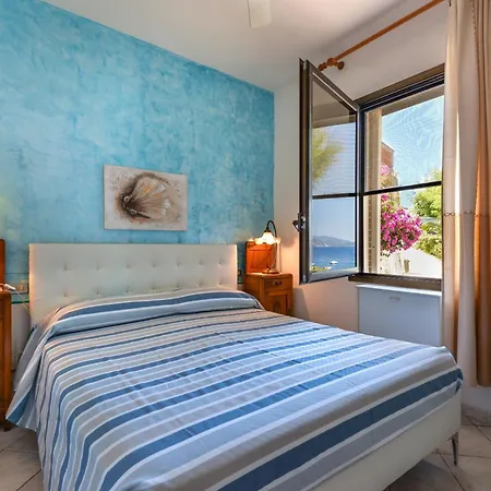 - Trilocale Sul Mare Apartment *