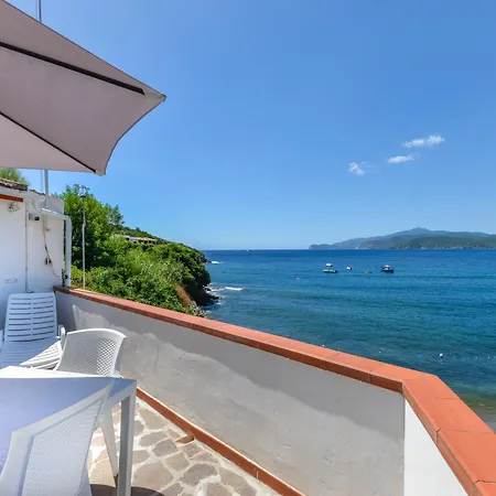 - Trilocale Sul Mare Apartment *
