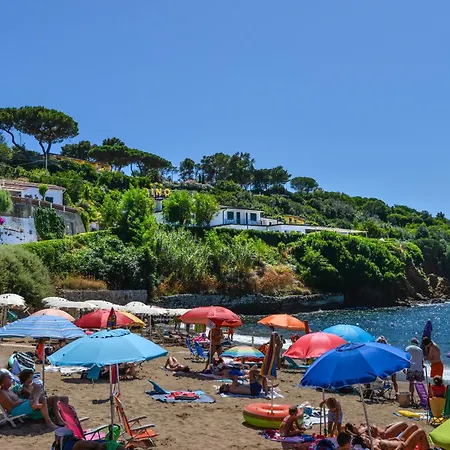 - Trilocale Sul Mare Apartment *